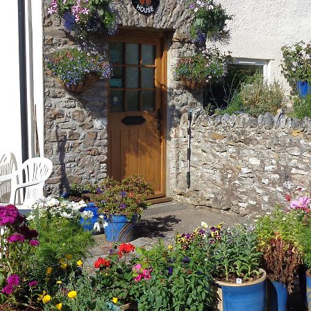 Lodge House B&B Buckland St Mary Bagian luar foto
